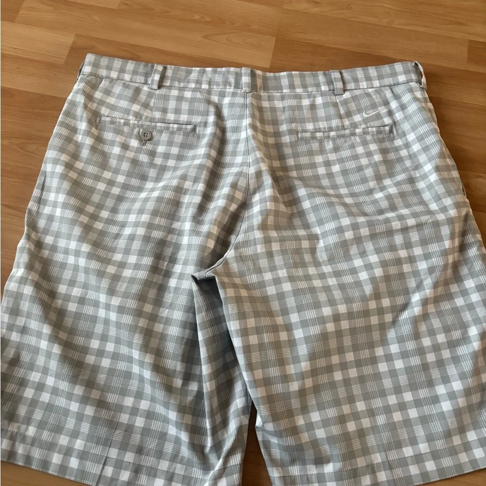 Nike‎ Gray Checkered Men's Golf Shorts